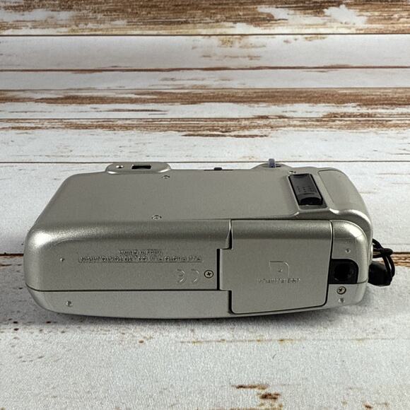 FujiFilm Endeavor 210IX Zoom 35mm Camera w/Strap - Picture 4 of 5